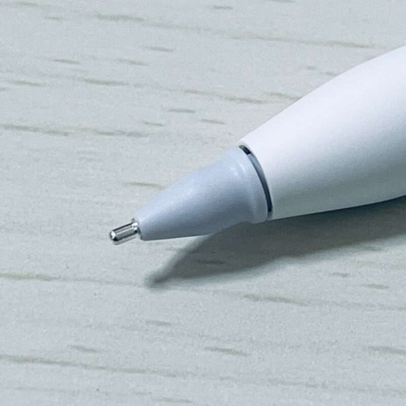 ELECOM 交換ペン先 for Apple Pencil（装着後）